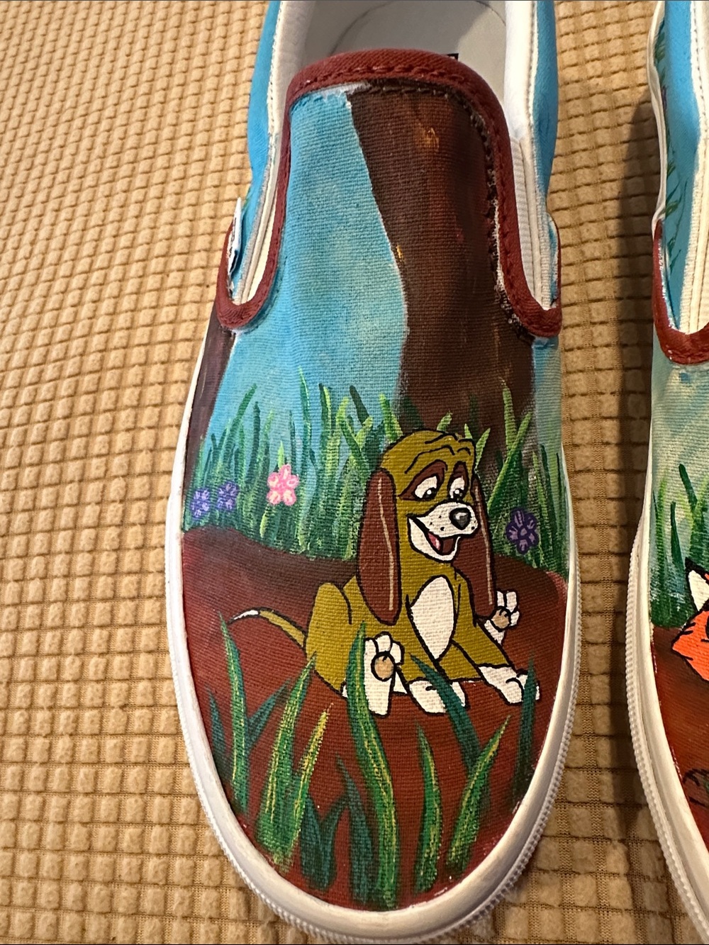 Hand-Painted The Fox and The Hound Vans - Picture 2 of 8